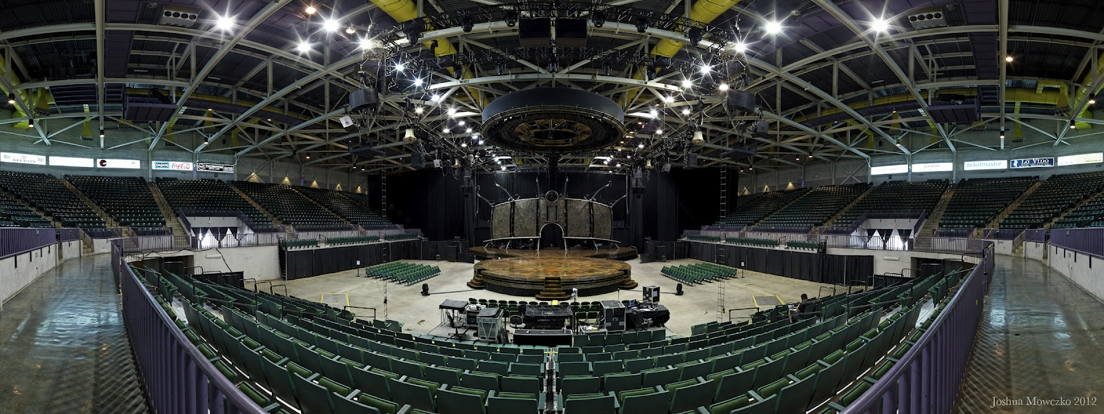 Life In The Circus BancorpSouth Arena Tupelo MS